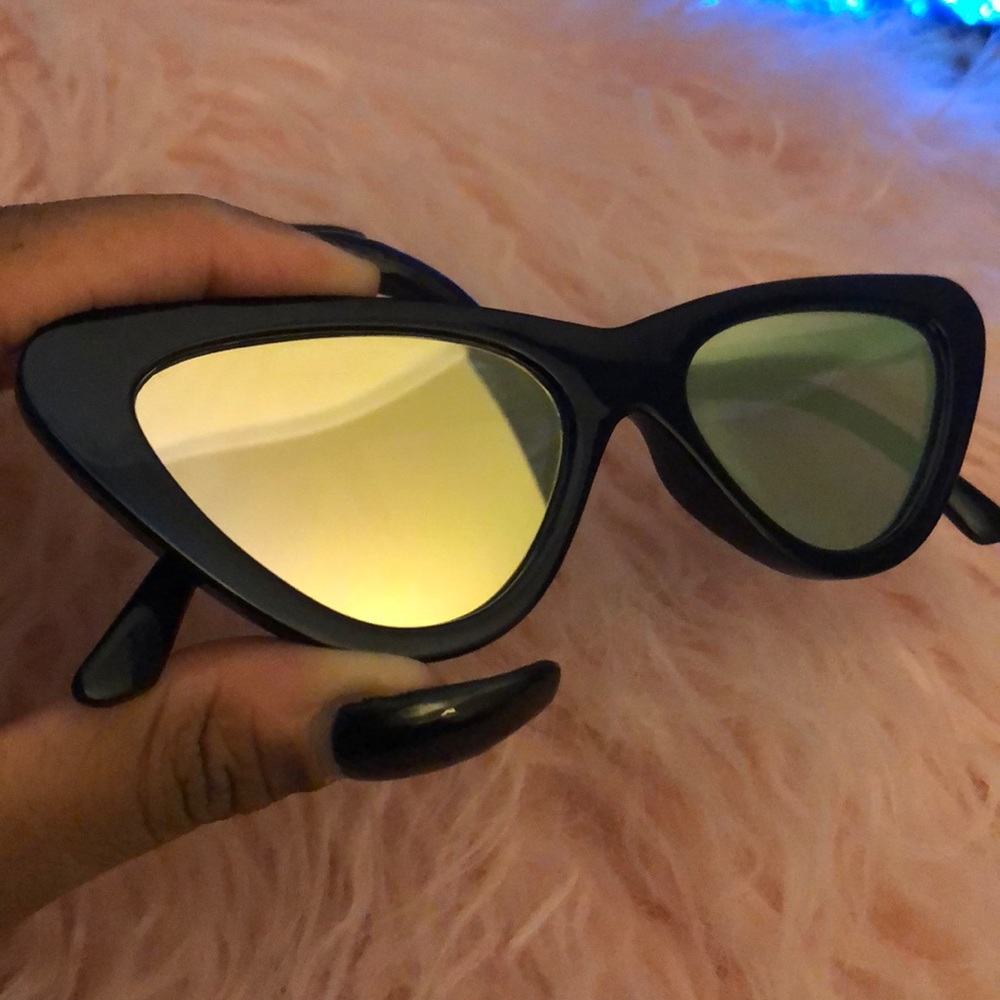 SUNGLASSES